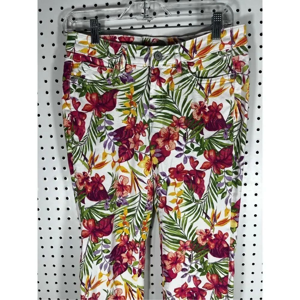 Tommy Bahama floral jeans size 26x28 - Picture 4 of 14